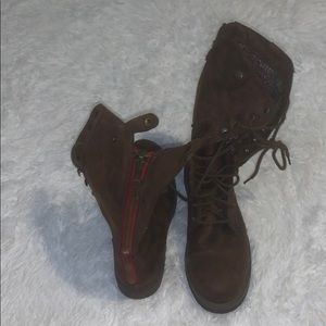 Combat boots